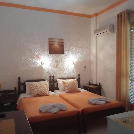 Artemis Rooms Agia Marina  Exteriör bild