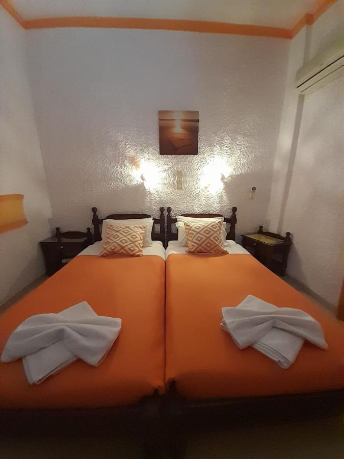 Artemis Rooms Agia Marina  Exteriör bild
