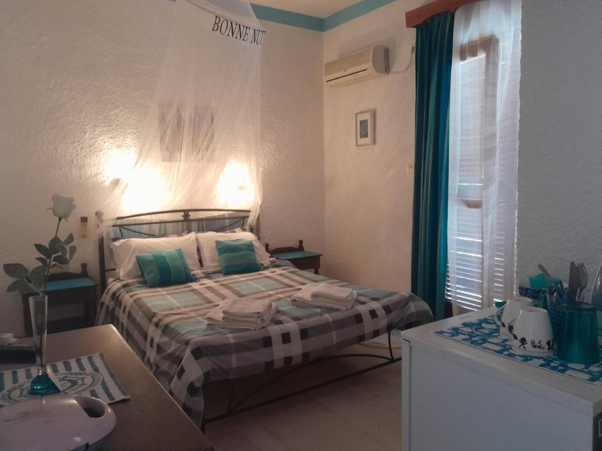 Artemis Rooms Agia Marina  Exteriör bild