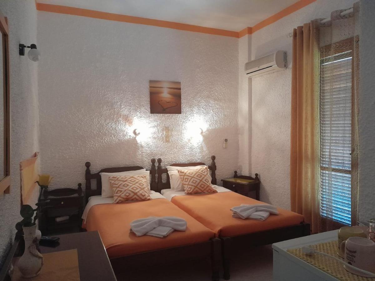 Artemis Rooms Agia Marina  Exteriör bild