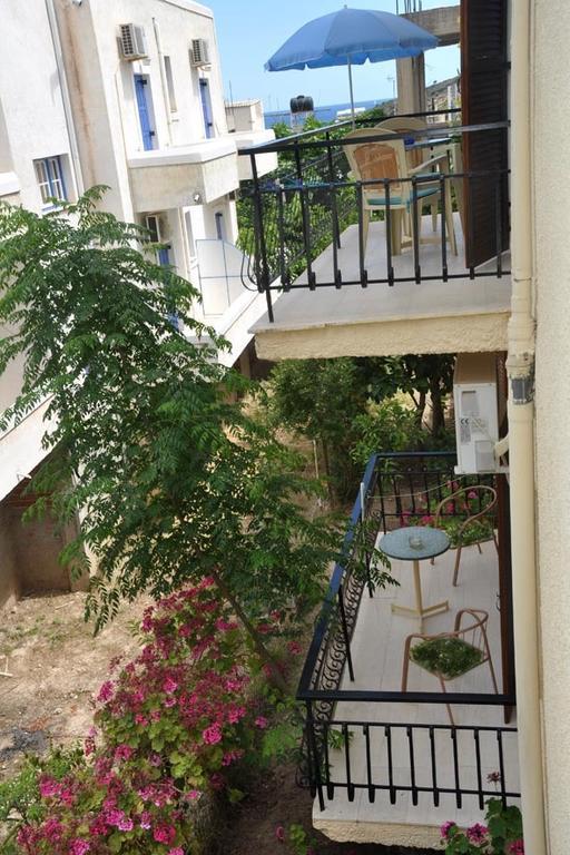 Artemis Rooms Agia Marina  Exteriör bild