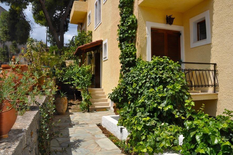 Artemis Rooms Agia Marina  Exteriör bild