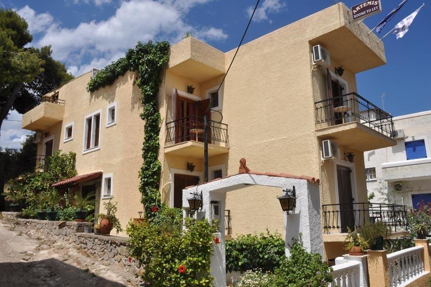 Artemis Rooms Agia Marina  Exteriör bild
