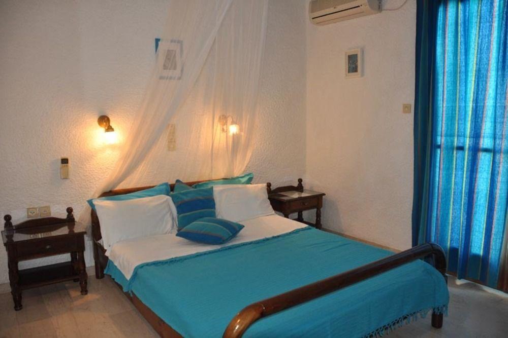 Artemis Rooms Agia Marina  Exteriör bild