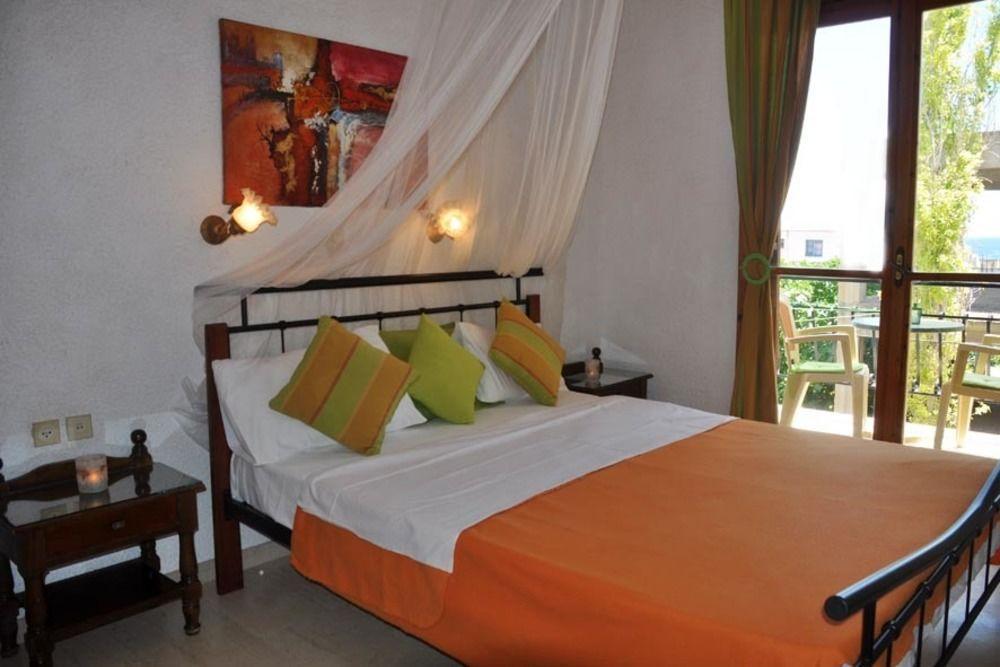 Artemis Rooms Agia Marina  Exteriör bild