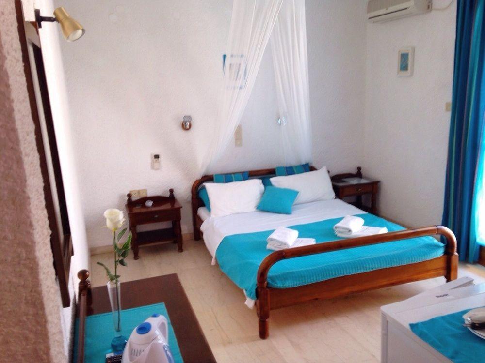 Artemis Rooms Agia Marina  Exteriör bild